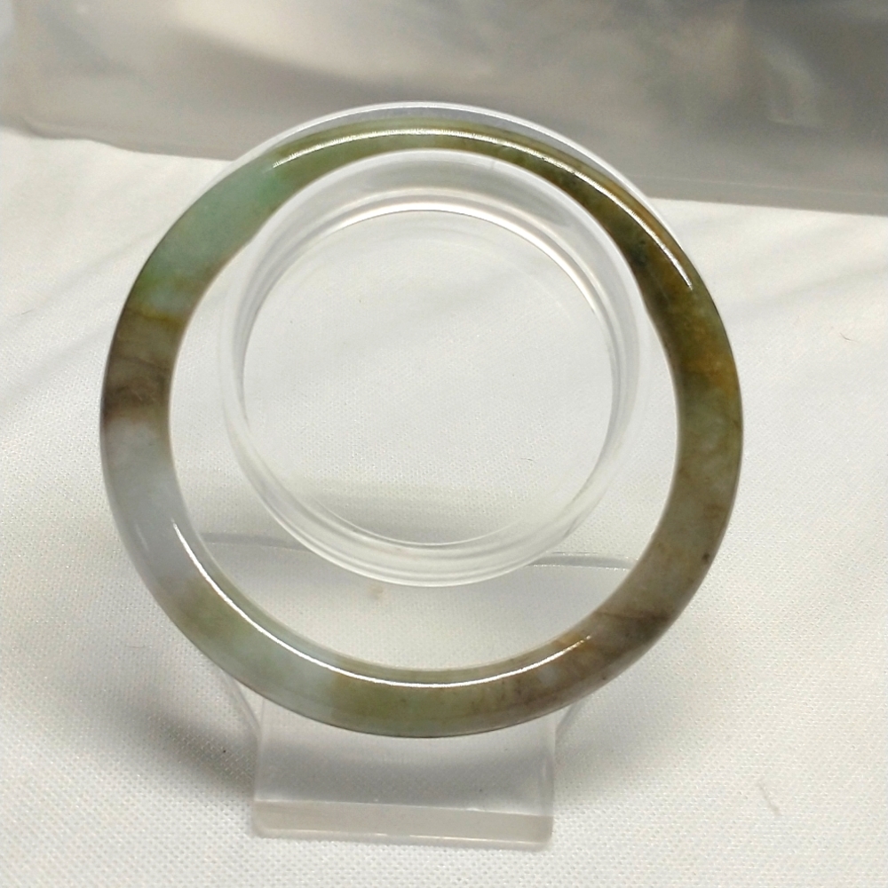 Jadeite bangle
